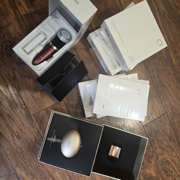 AMIRO S2 Seal RF Skin Tightening Device Bundle, Includes gel and masks - Picture 3 of 5